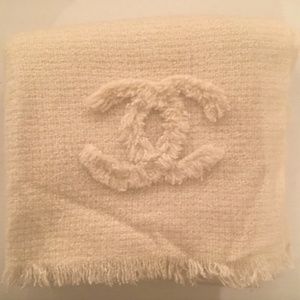 *SOLD* NEW Auth Chanel Cream Cashmere & Silk Scarf